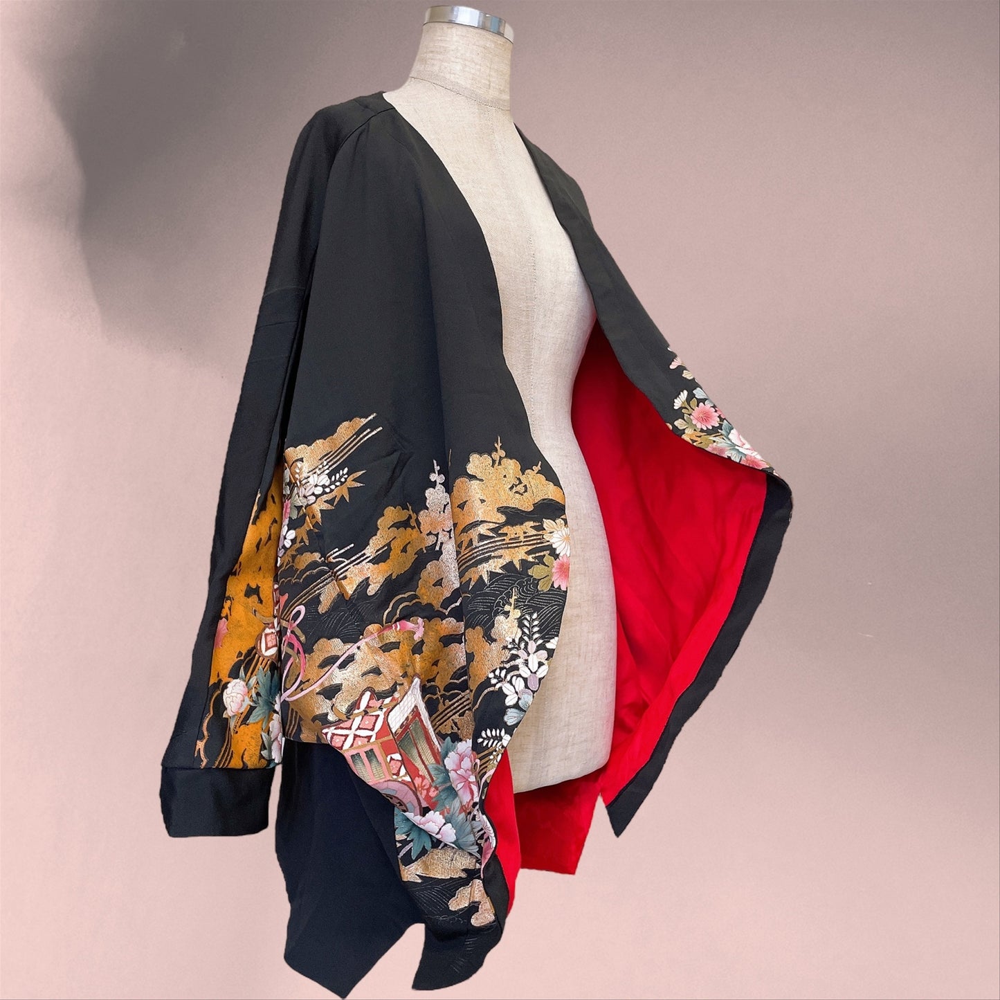 御所車と大輪牡丹吉祥文様 / オープンフロントドルマンカーディガン