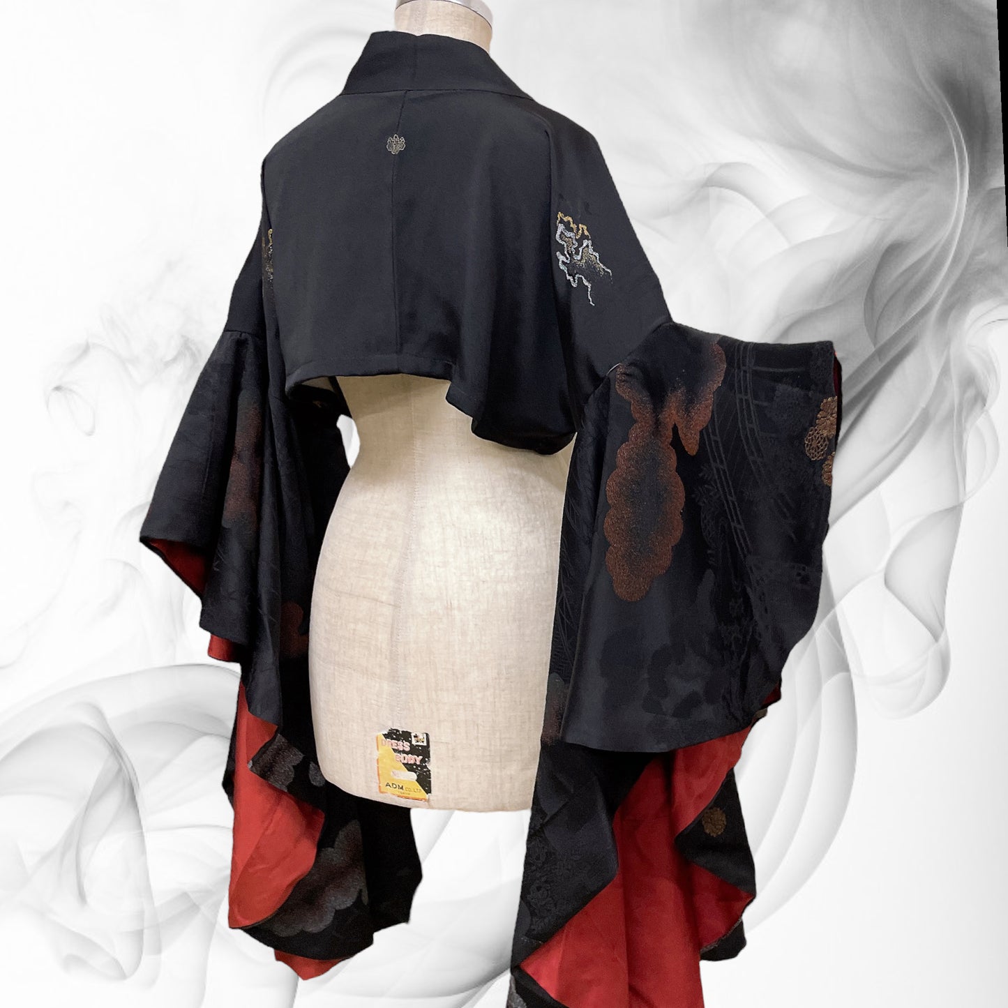 ブラック ドレープ袖 ミニ羽織 着物リメイク 黒